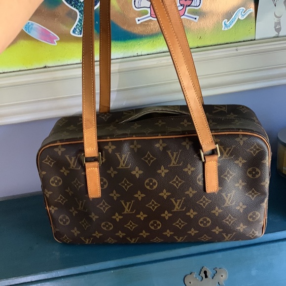 Vintage Louis Vuitton Cite Bag GM Monogram Exterior Pocket Shoulder Bag Roomy - Picture 3 of 15